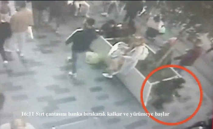 İstanbul'daki terör saldırısını yapan kadın şüphelinin olay yerine geliş görüntüleri ortaya çıktı