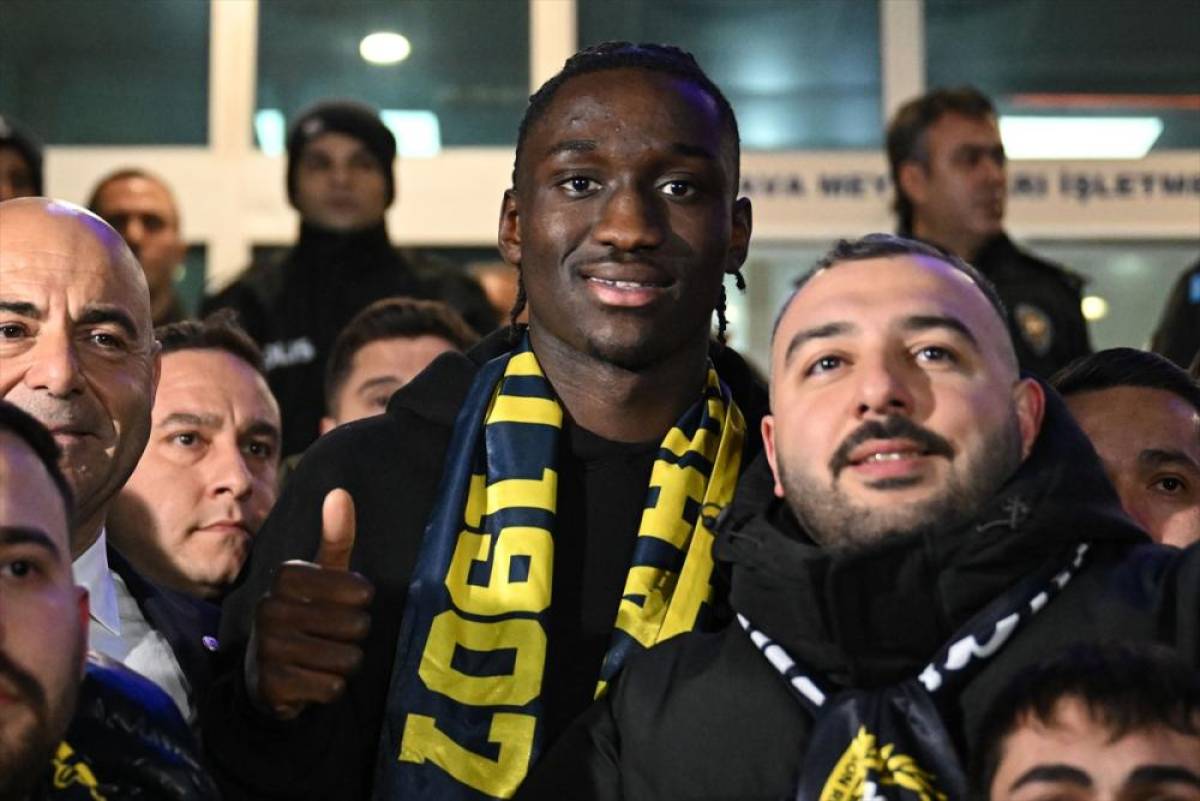 Sidiki Cherif, Fenerbah&ccedil;e i&ccedil;in İstanbul'da