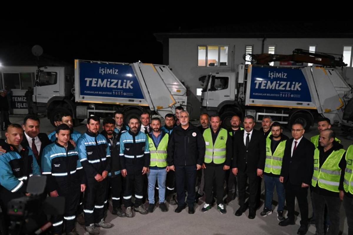 &Ccedil;alışma ve Sosyal G&uuml;venlik Bakanı Işıkhan, 1 Mayıs'ı iş&ccedil;ilerle karşıladı: