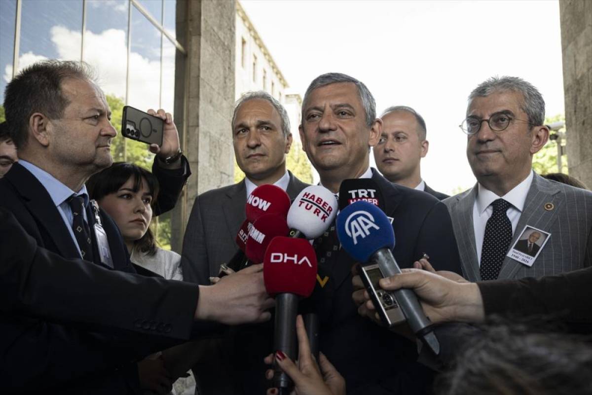 CHP Grup Başkanı &Ouml;zel, gazetecilerin sorularını yanıtladı: