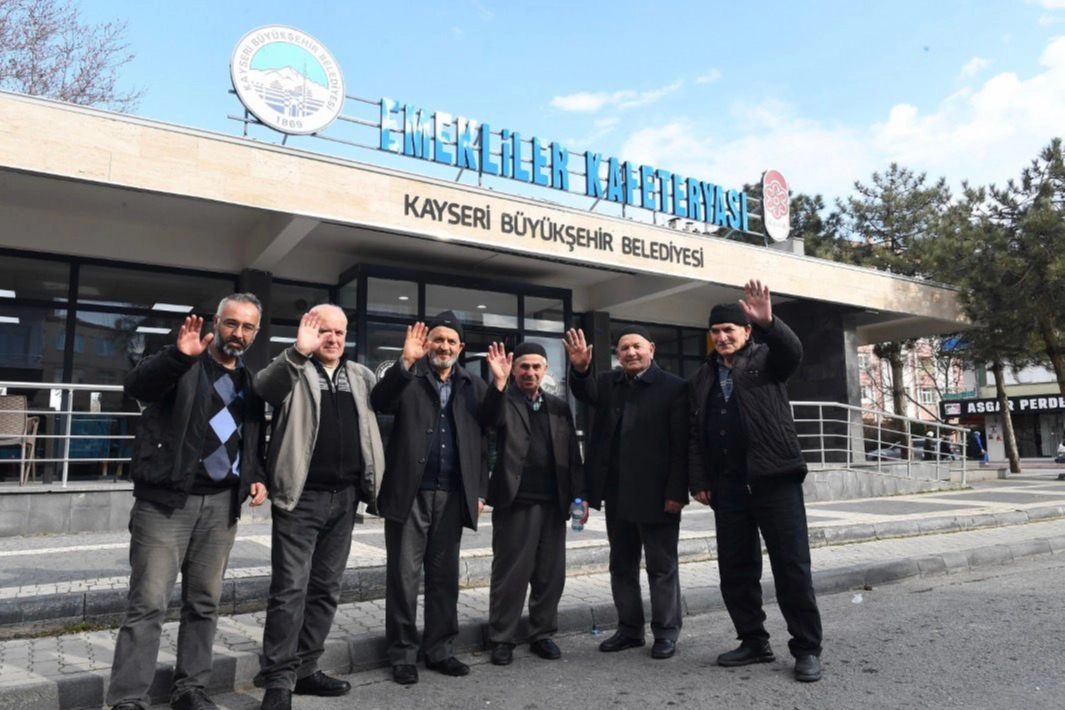 Kayseri B&uuml;y&uuml;kşehir'den Emekliler Kafetaryaları