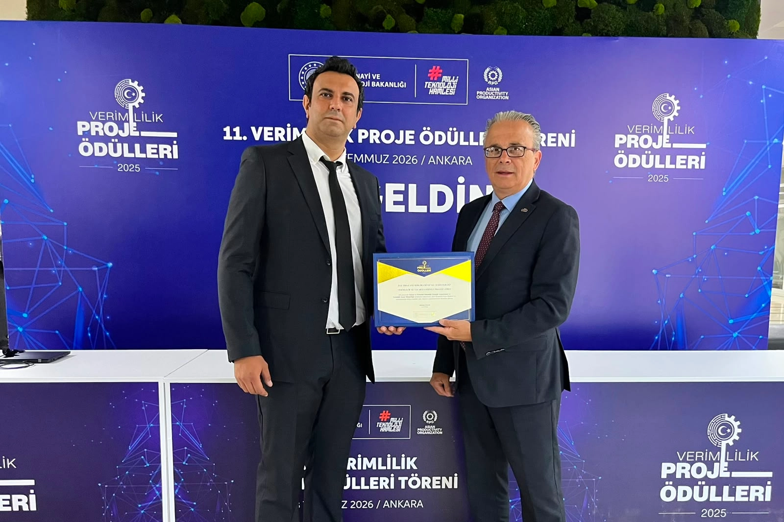 İhracat&ccedil;ının dijital yol arkadaşı EiBoT &ouml;d&uuml;l getirdi