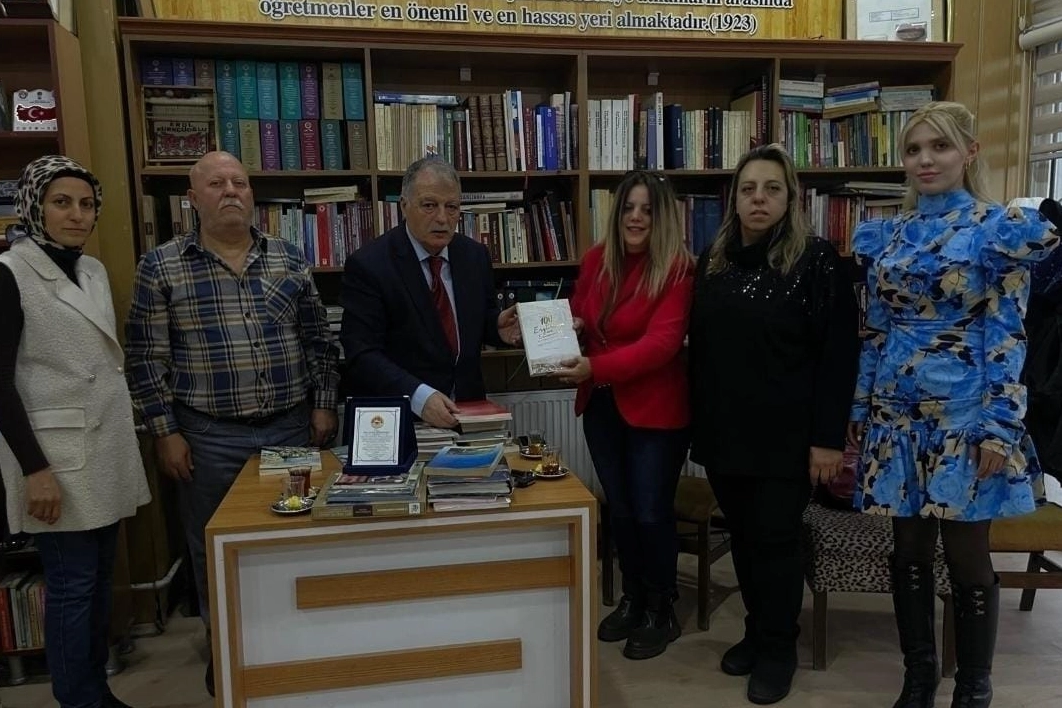 Erzurum&rsquo;un yaşayan hafızası Prof. Dr. K&uuml;rk&ccedil;&uuml;oğlu&rsquo;na vefa plaketi