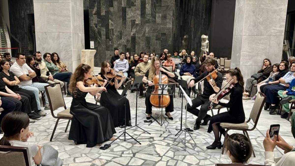 25. Afyonkarahisar Klasik M&uuml;zik Festivali'nde &Ccedil;ekyalı grup konser verdi