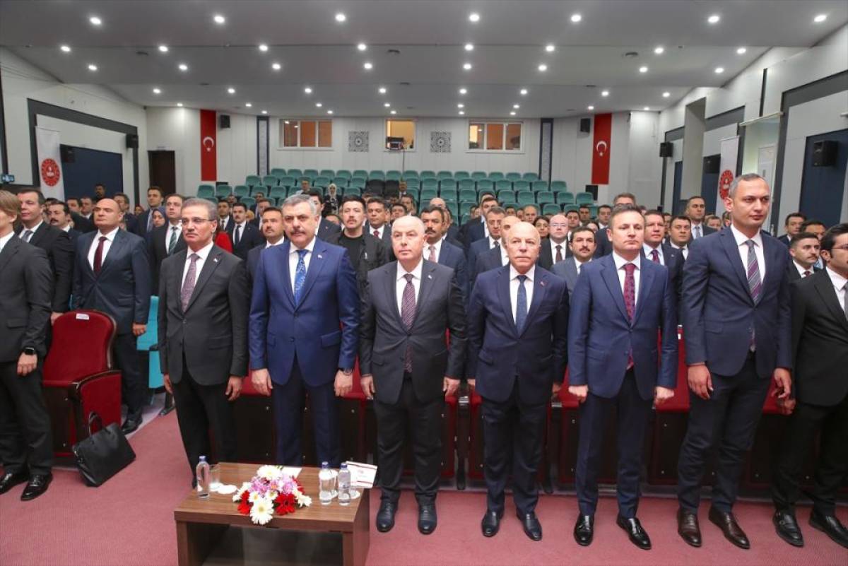 Bakan &Ccedil;ift&ccedil;i, Erzurum'da "Kaymakamlara Y&ouml;nelik Hizmet İ&ccedil;i Eğitim Semineri"nde konuştu: (2)