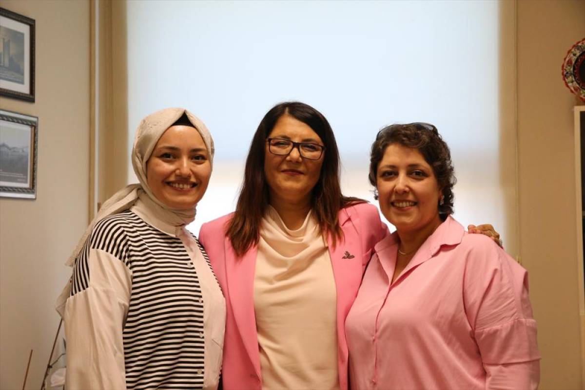 Erken teşhisle yendiği kansere karşı diğer kadınlara destek oluyor