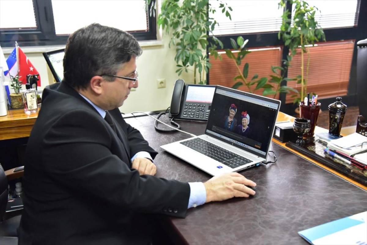 Balıkesir &Uuml;niversitesi Rekt&ouml;r&uuml; Oğurlu, AA'nın "Yılın Kareleri" oylamasına katıldı