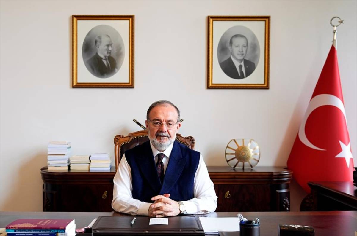 T&uuml;rkiye Uluslararası İslam, Bilim ve Teknoloji &Uuml;niversitesi Rekt&ouml;r&uuml; G&ouml;rmez, AA'nın "Yılın Kareleri" oylamasına katıldı: