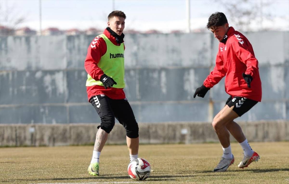 Sivasspor, Sarıyer ma&ccedil;ının hazırlıklarını s&uuml;rd&uuml;rd&uuml;