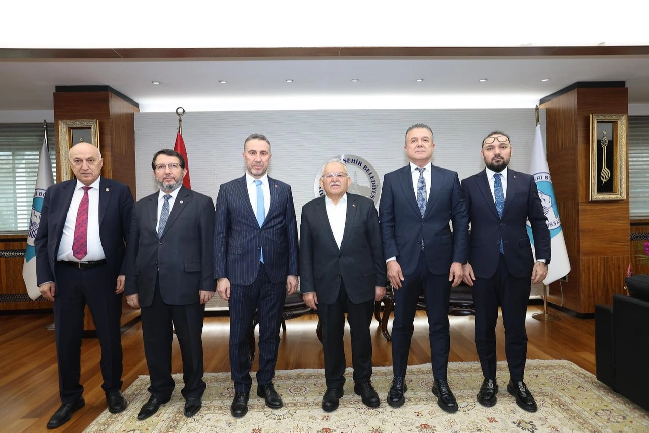 Memduh B&uuml;y&uuml;kkılı&ccedil;'tan 'birlik' mesajları