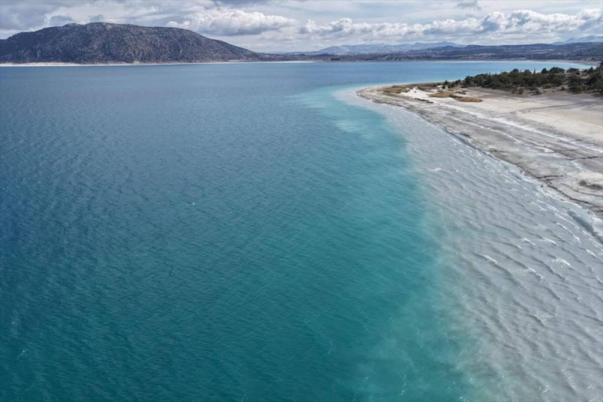 Salda'nın su seviyesi y&uuml;kseldi, kuruyan Akg&ouml;l ve Yarışlı g&ouml;lleri yeniden su tuttu