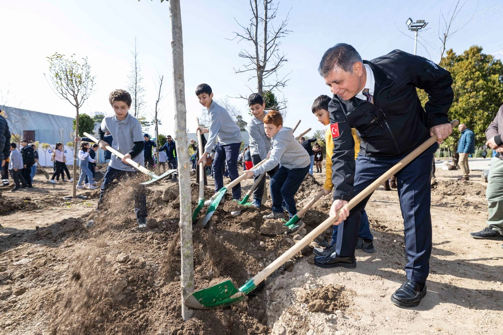 İzmir'de yeşil alan d&ouml;n&uuml;ş&uuml;m&uuml;nde umut filizlendi
