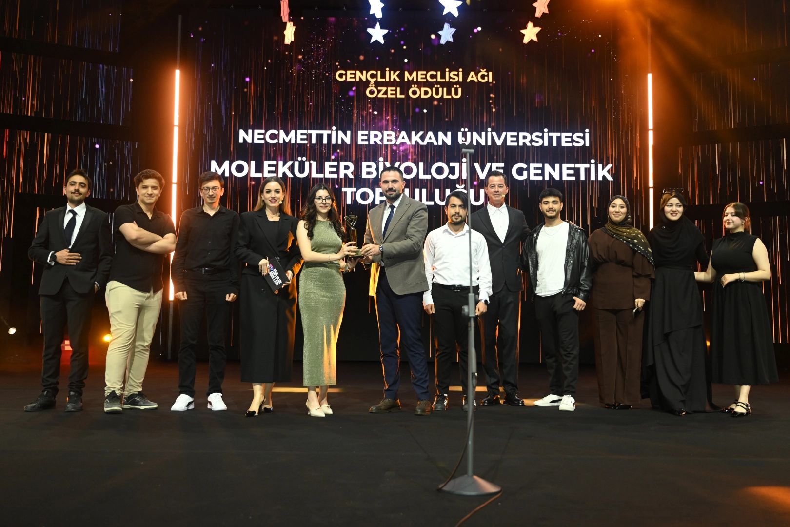 Konya gen&ccedil;liği &ouml;d&uuml;llendirildi