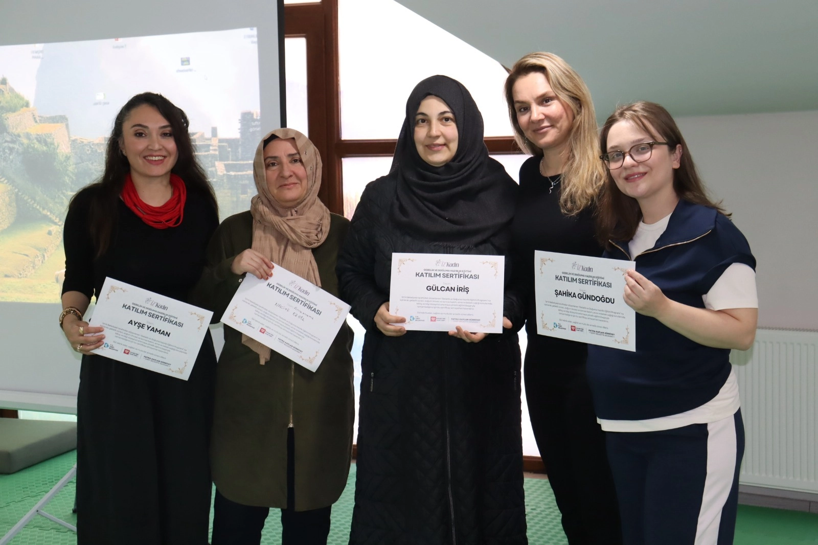 Kocaeli İZGİM&rsquo;de anne adaylarının sertifika sevinci