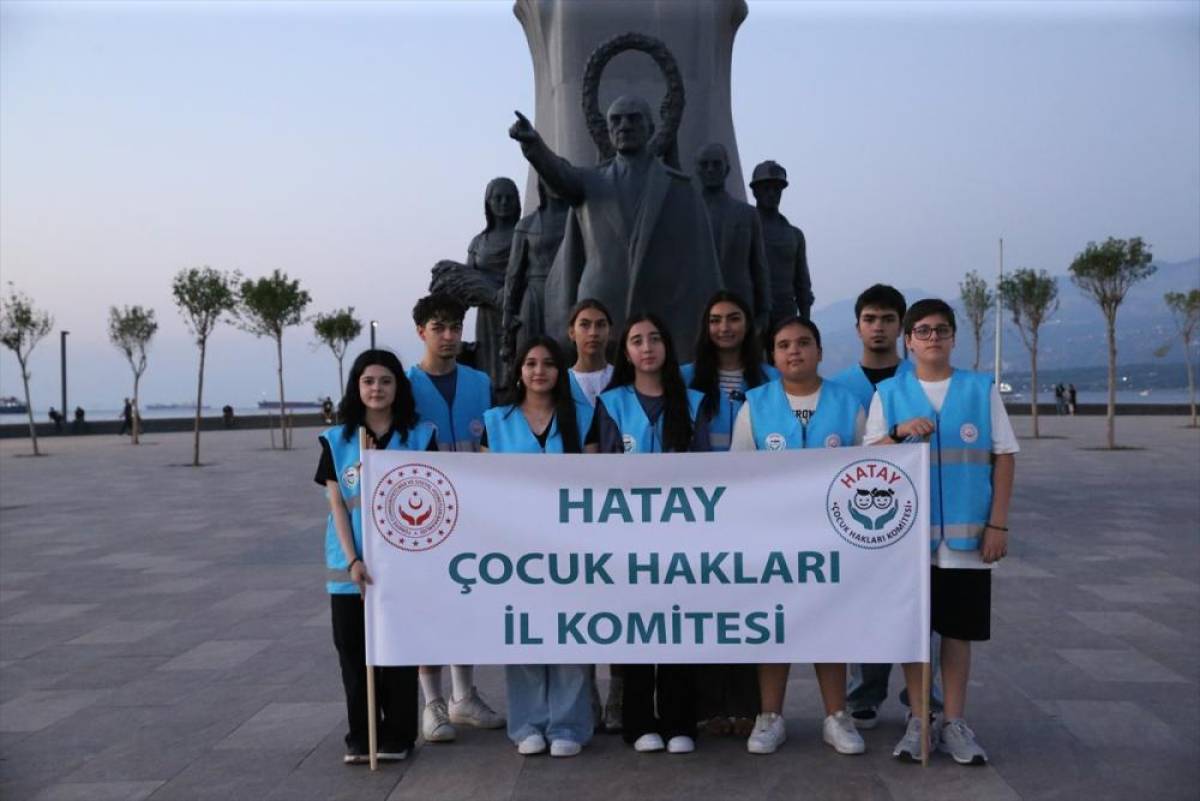 Hataylı &ccedil;ocuklar tarımda kontrols&uuml;z ila&ccedil; kullanımına dikkati &ccedil;ekmek i&ccedil;in video &ccedil;ekti
