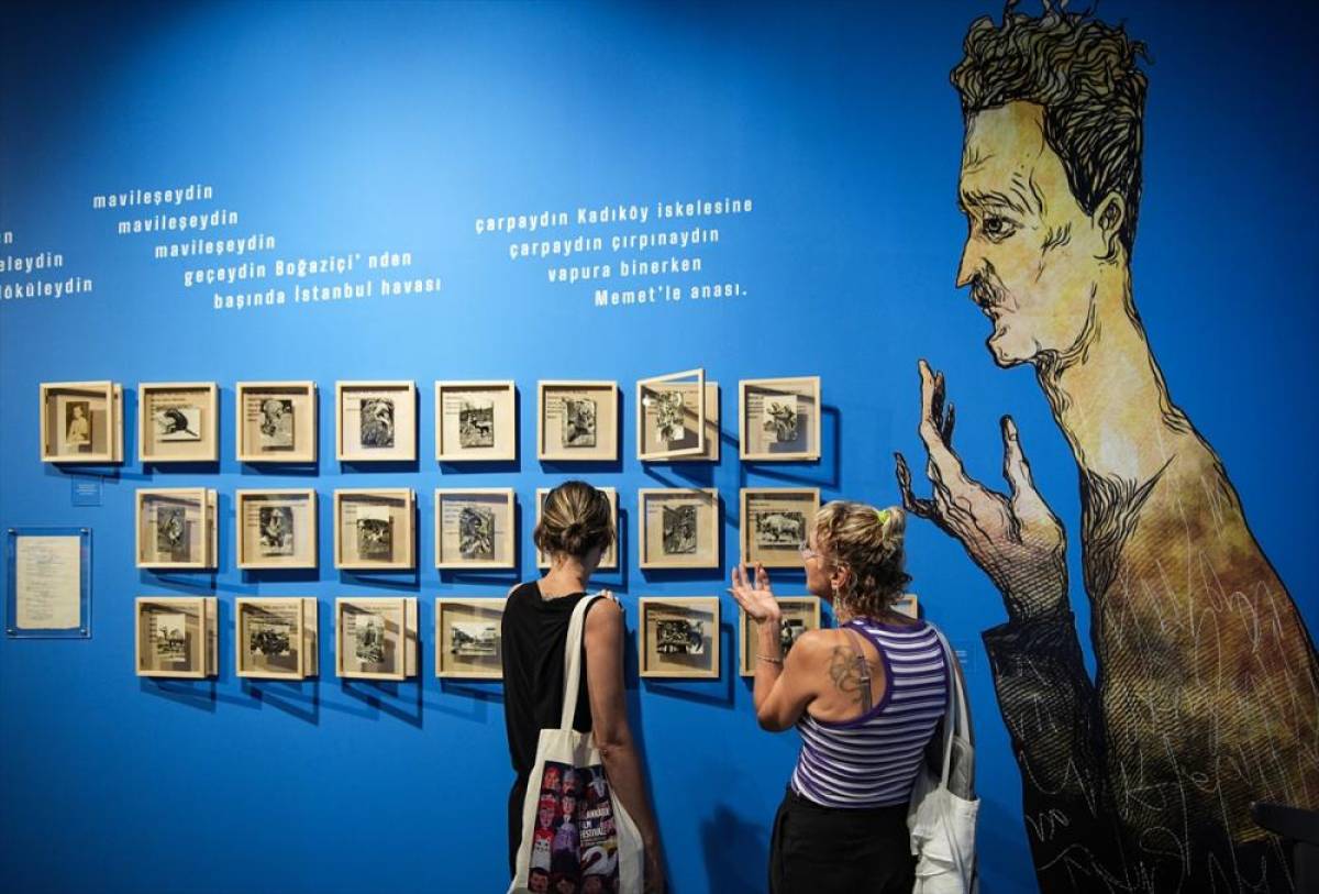 İzmir'de "Nazım Hikmet Romantika Bir &Ouml;mr&uuml;n Seyr&uuml;seferi" sergisi a&ccedil;ıldı