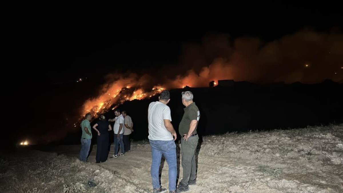 Adana'da &ccedil;&ouml;p ve molozların olduğu alanda &ccedil;ıkan yangın s&ouml;nd&uuml;r&uuml;ld&uuml;