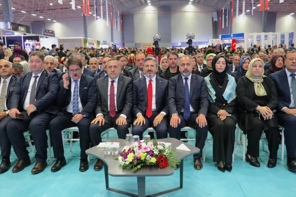 Van'da "Doğu Anadolu Kariyer Fuarı" başladı