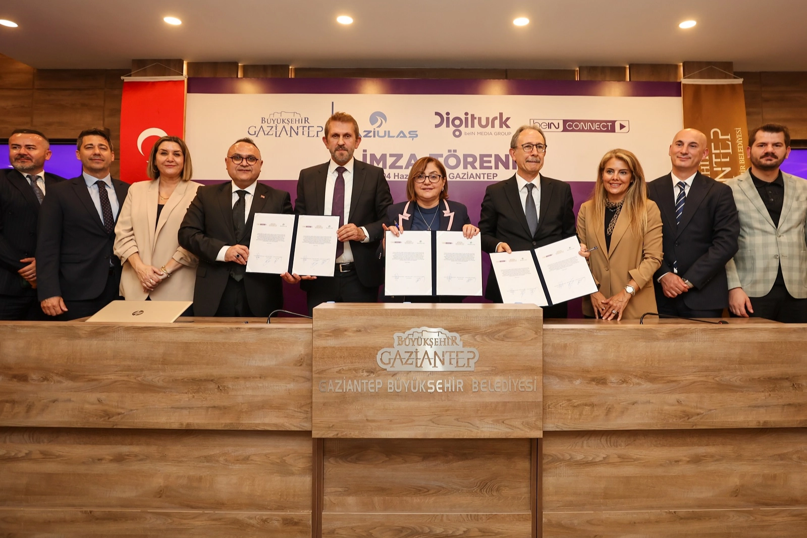 Gaziantep B&uuml;y&uuml;kşehir'den toplu taşımada dijital eğlence d&ouml;nemi
