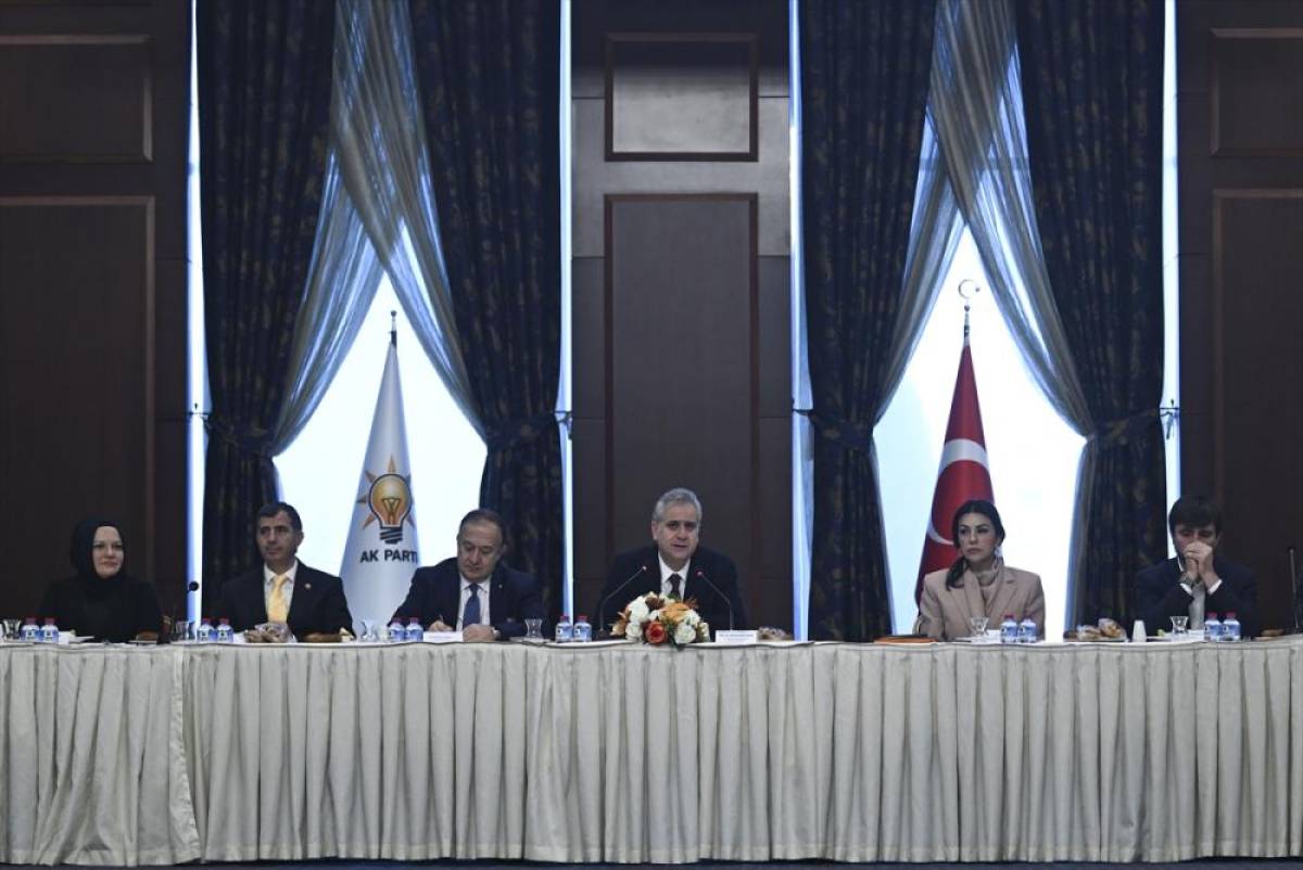 AK Parti'de "Gazze'de Ateşkes Sonrası İnsani Yardım &Ccedil;alıştayı" d&uuml;zenlendi