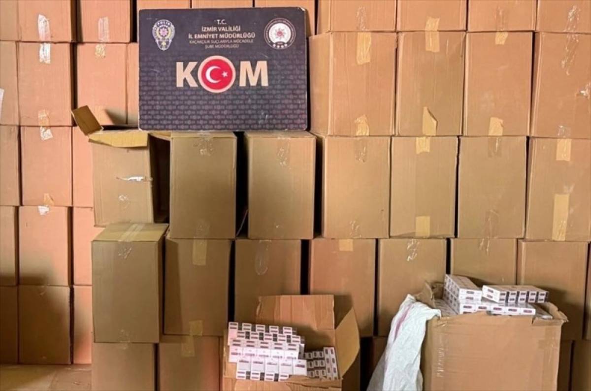 İzmir'de 1 milyon 850 bin dolu makaron ele ge&ccedil;irildi