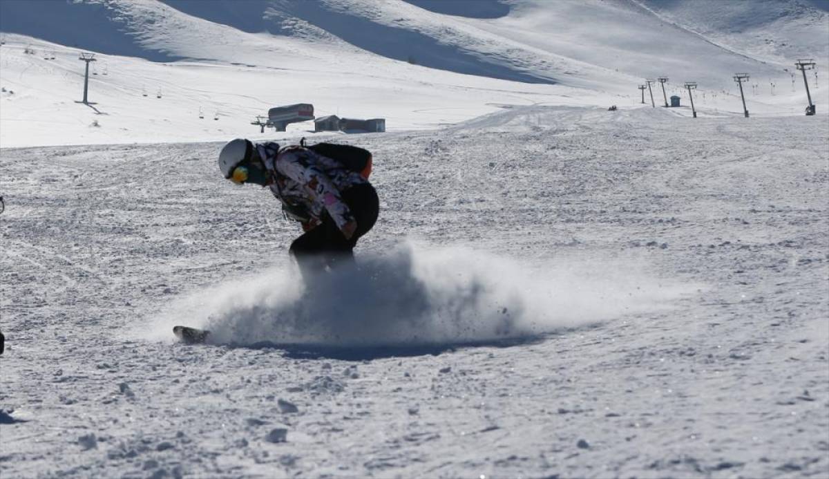 Van'daki Abalı Kayak Merkezi'nde kayak sezonu a&ccedil;ıldı