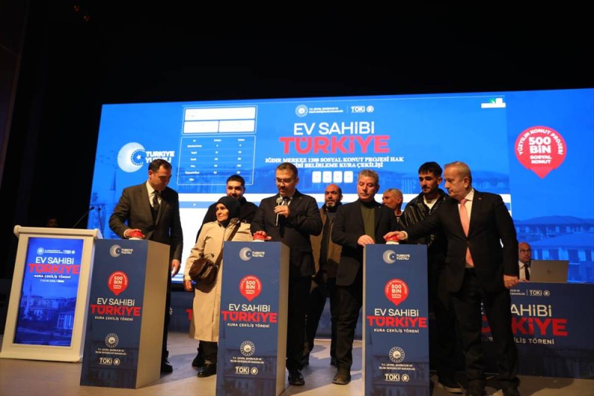 Iğdır'da Y&uuml;zyılın Konut Projesi kapsamında yapılacak konutların hak sahipleri kurayla belirlendi