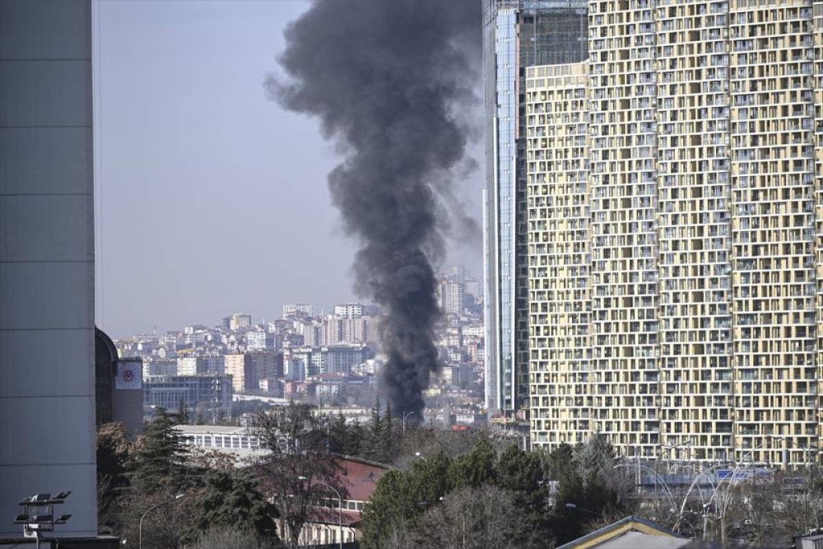 Ankara'da Emniyete ait otoparkta &ccedil;ıkan yangın s&ouml;nd&uuml;r&uuml;ld&uuml;