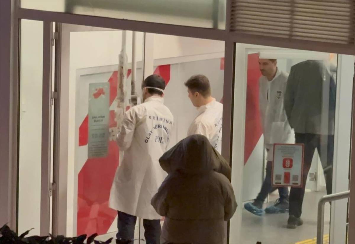  Fatih'te bankadan yaklaşık 112 bin lira &ccedil;alan silahlı soyguncu yakalandı