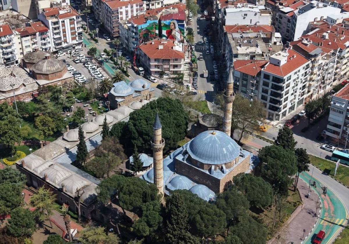 Manisa'da Mesir Macunu Festivali kapsamında duvarlar renklendi