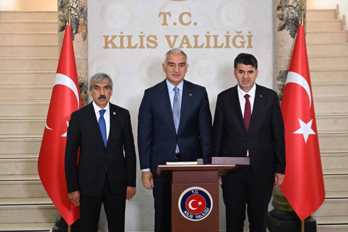 K&uuml;lt&uuml;r ve Turizm Bakanı Ersoy, Kilis Valiliği ziyaretinde konuştu:
