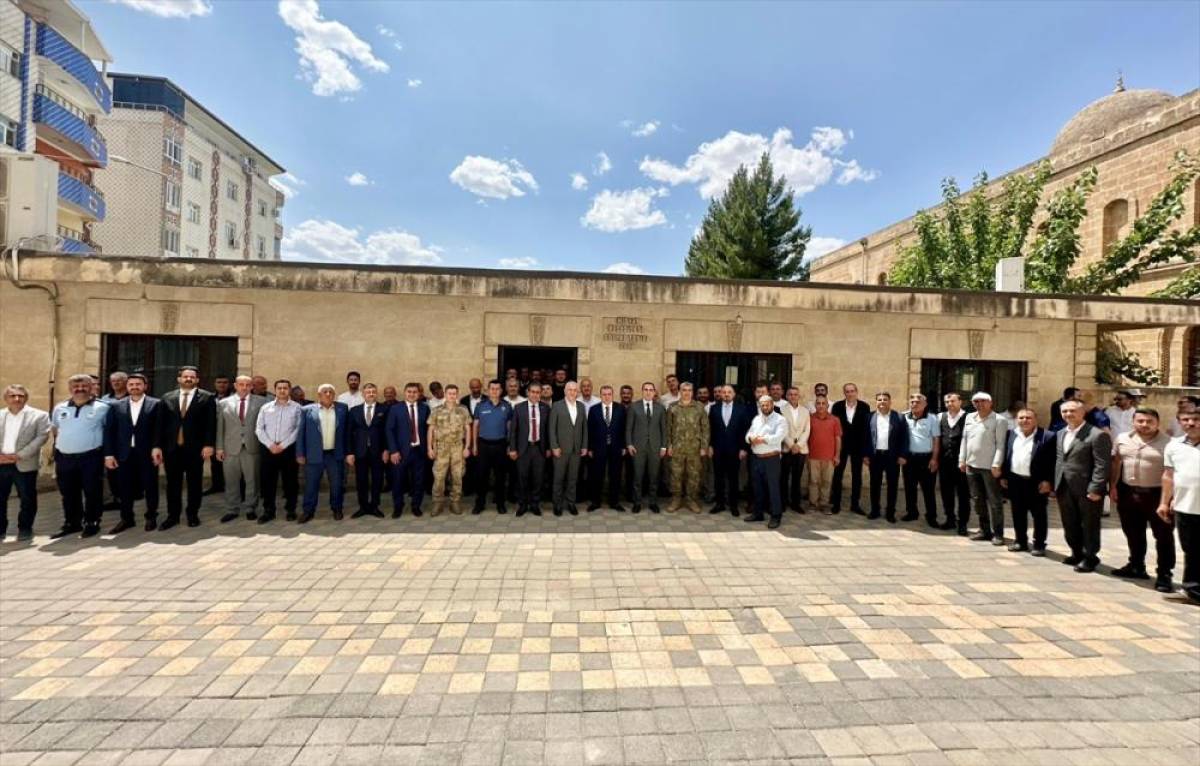 Midyat'ta farklı dine mensup vatandaşlar bayramlaşma programında buluştu