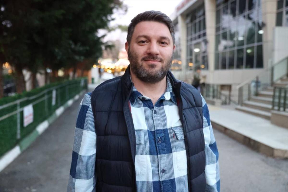 Kırklareli'nde boğazına oyuncak par&ccedil;ası ka&ccedil;an &ccedil;ocuğu antren&ouml;r kurtardı