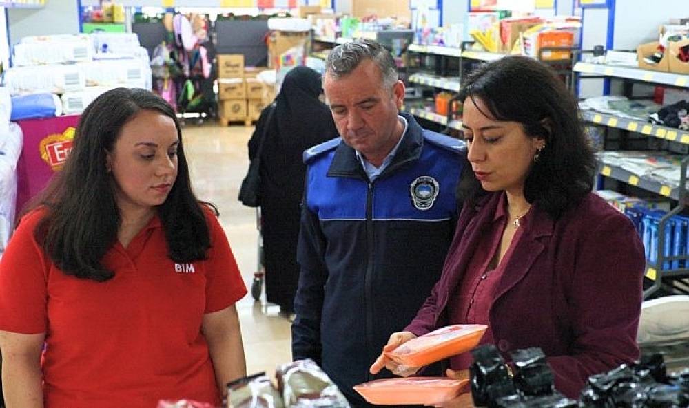 Bayraklı'da marketlere sıkı denetim