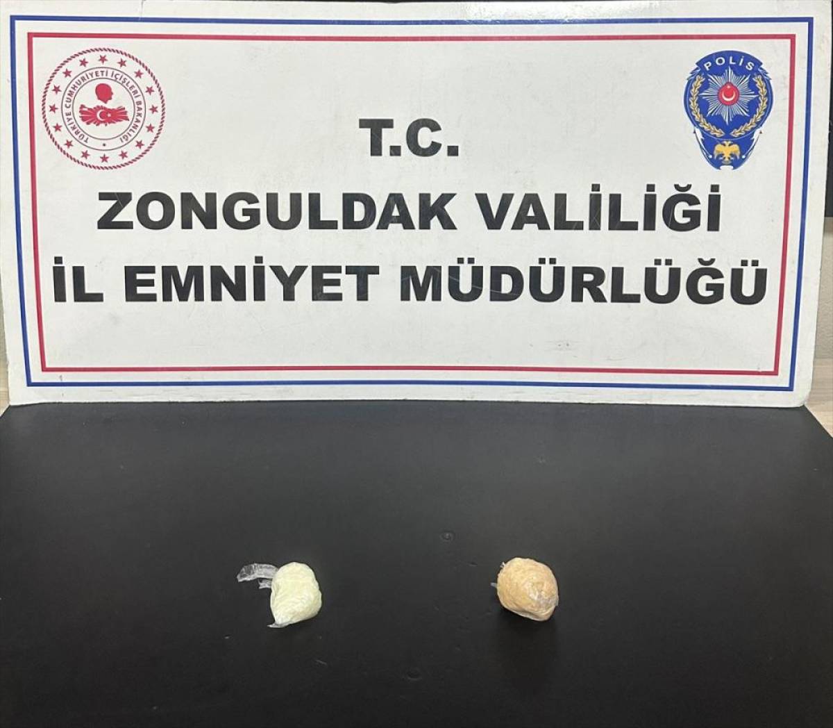 Zonguldak'ta uyuşturucu operasyonunda yakalanan 3 zanlı tutuklandı
