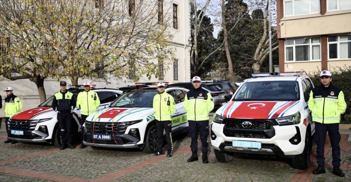 Sinop'ta jandarma ve emniyet teşkilatına tahsis edilen 19 yeni araç hizmete alındı