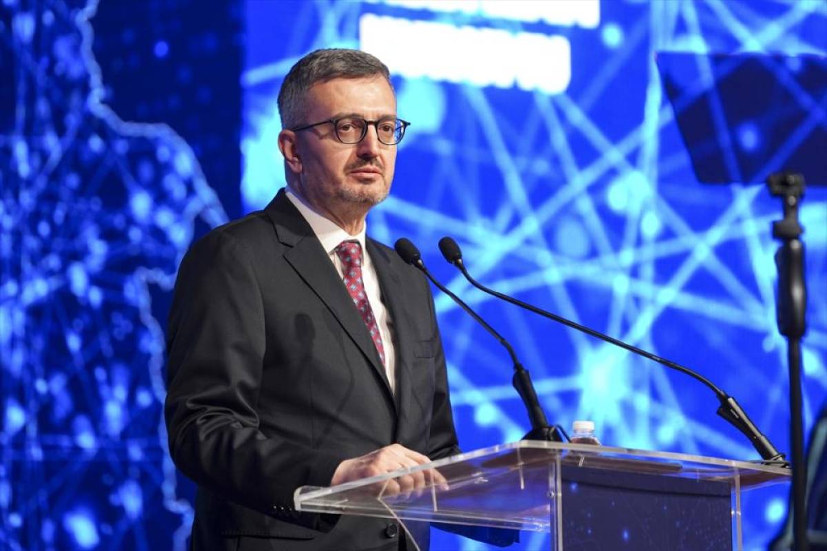 İletişim Başkanı Duran, "Dijital D&ouml;n&uuml;ş&uuml;m &Ccedil;ağında Habercilik: Yapay Zeka ve Dijital Yetkinlikler" Paneli'nde konuştu: