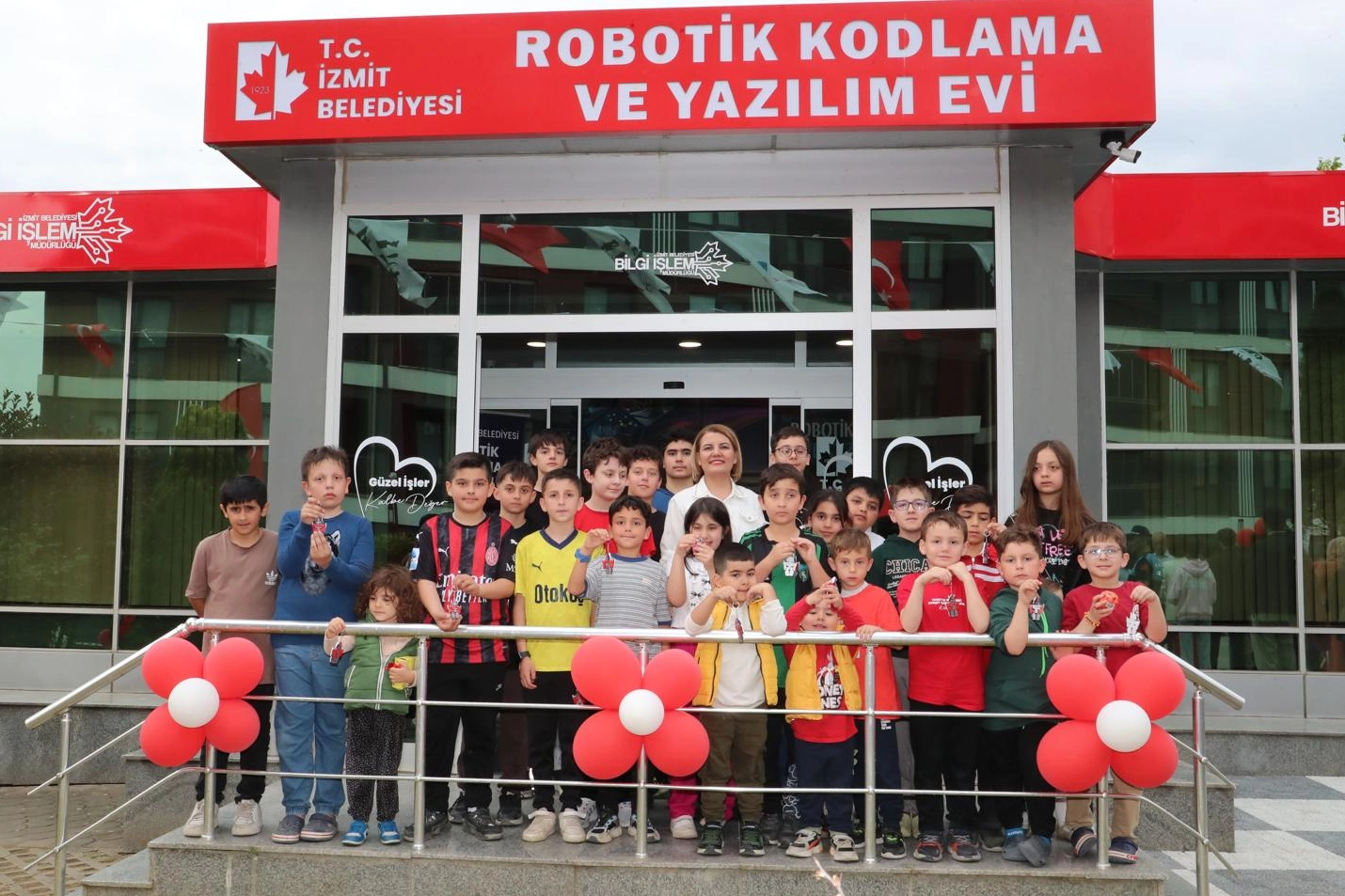 İzmit&rsquo;te Robotik Kodlama ve Yazılım Evi a&ccedil;ıldı