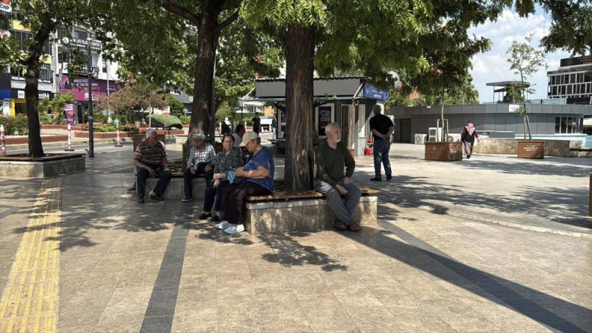 Aydın'da sıcaklık mevsim normallerinin &uuml;zerine &ccedil;ıktı