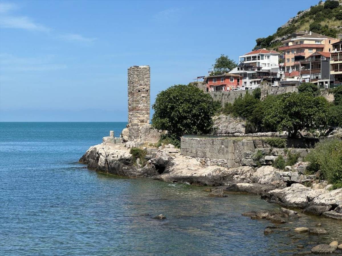 Amasra'daki tarihi Direkli Kaya'ya yazı yazılmasına ilişkin inceleme başlatıldı