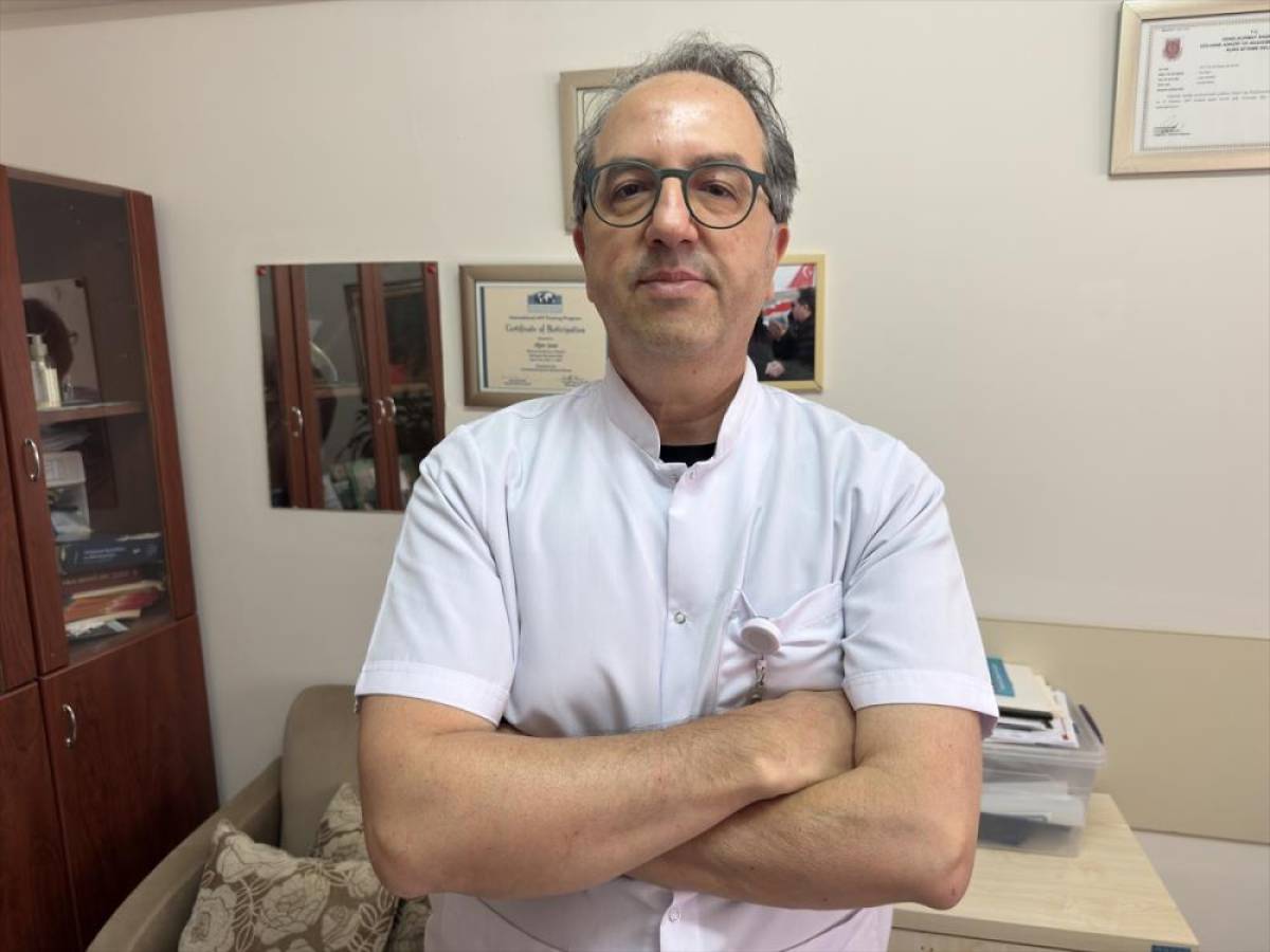 Prof. Dr. Şener'den "susuzluk yalancı enfeksiyona neden oluyor" uyarısı: