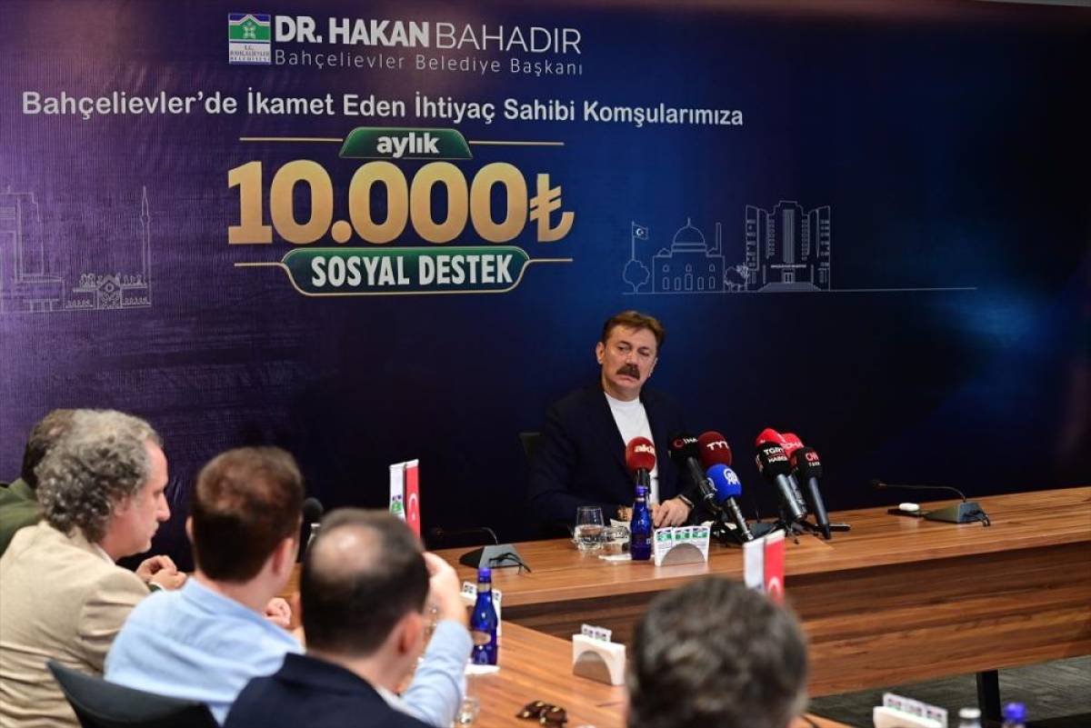 Bah&ccedil;elievler Belediyesi ihtiya&ccedil; sahiplerine her ay 10 bin lira yardım yapacak