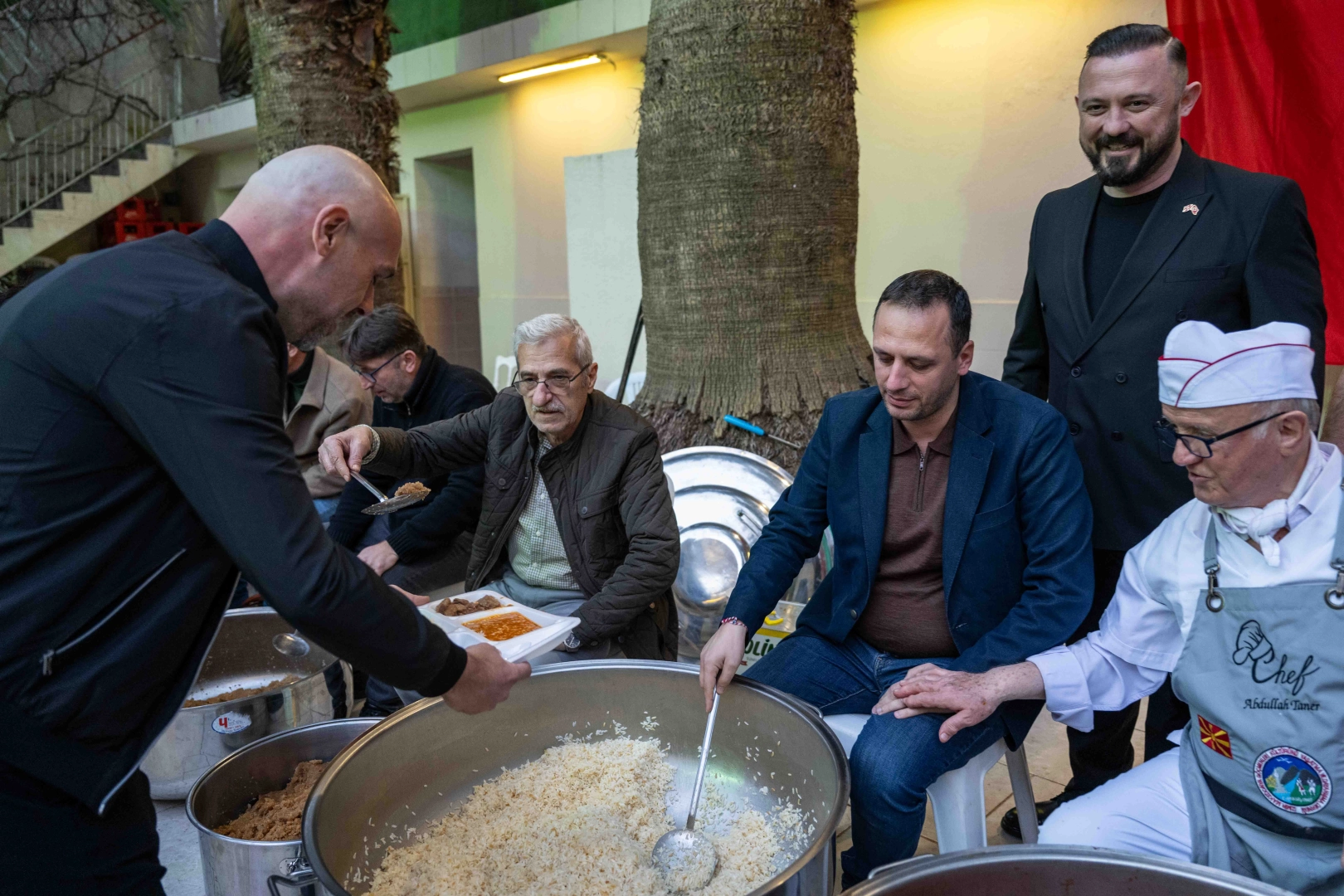 Başkan Eşki Makedonya g&ouml;&ccedil;menlerinin iftar sofrasına konuk oldu