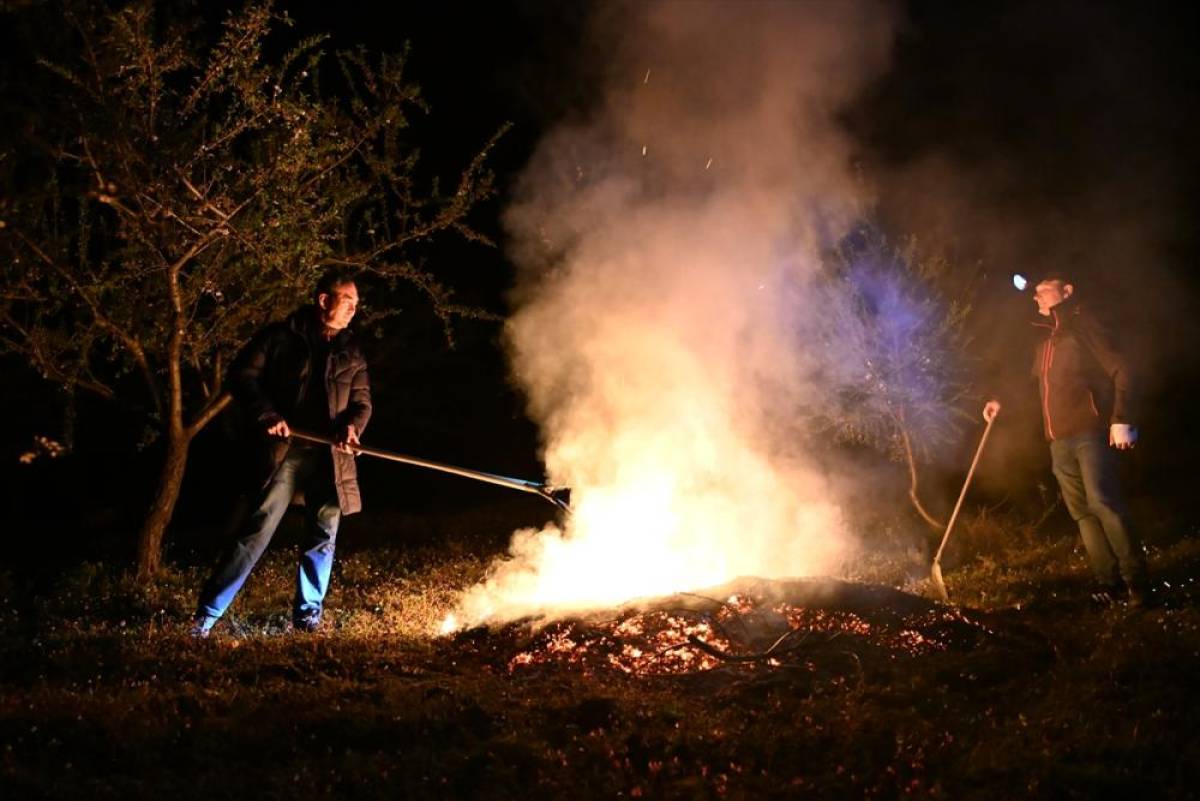 Manisa'da &ccedil;ift&ccedil;ilerin zirai don mesaisi