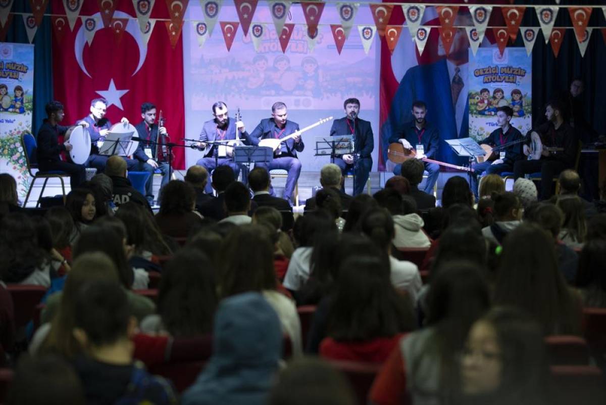Bolu'da "Gezici M&uuml;zik At&ouml;lyesi" tanıtım programı d&uuml;zenlendi