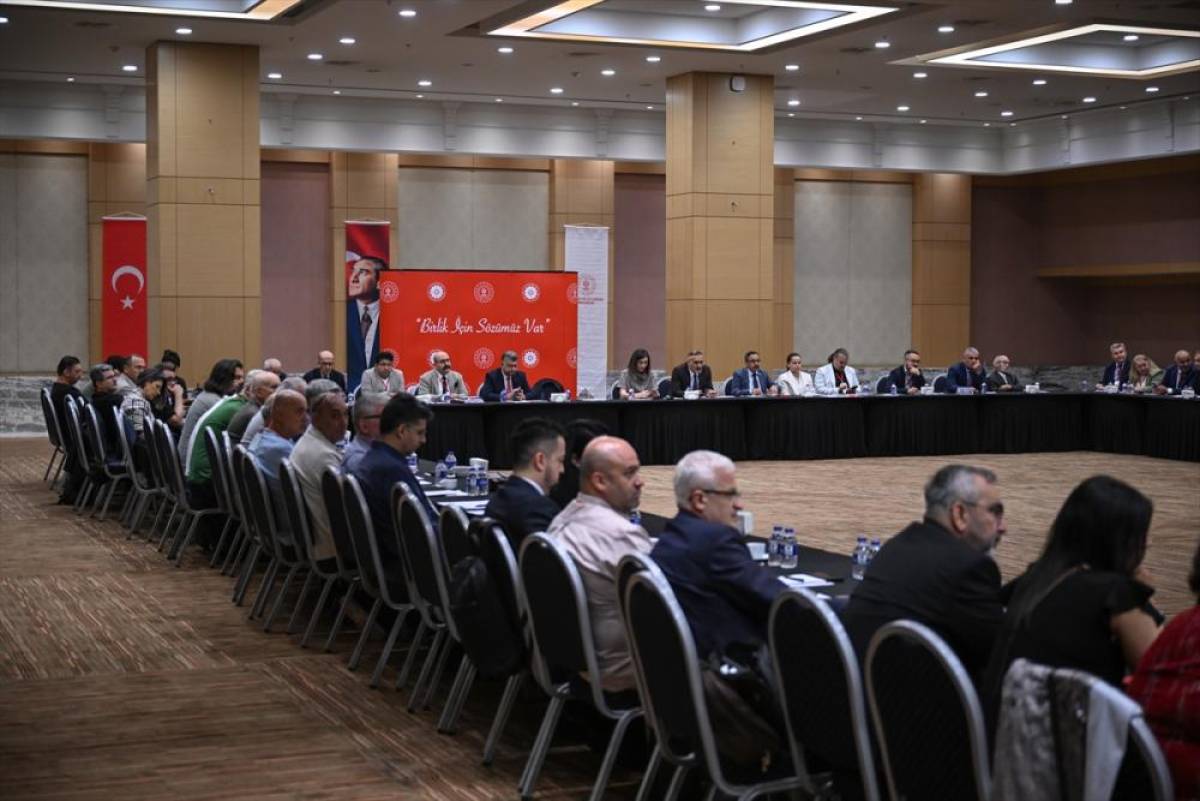 "3. Alevilik ve Bektaşilik Ansiklopedisi &Ccedil;alıştayı" yapıldı