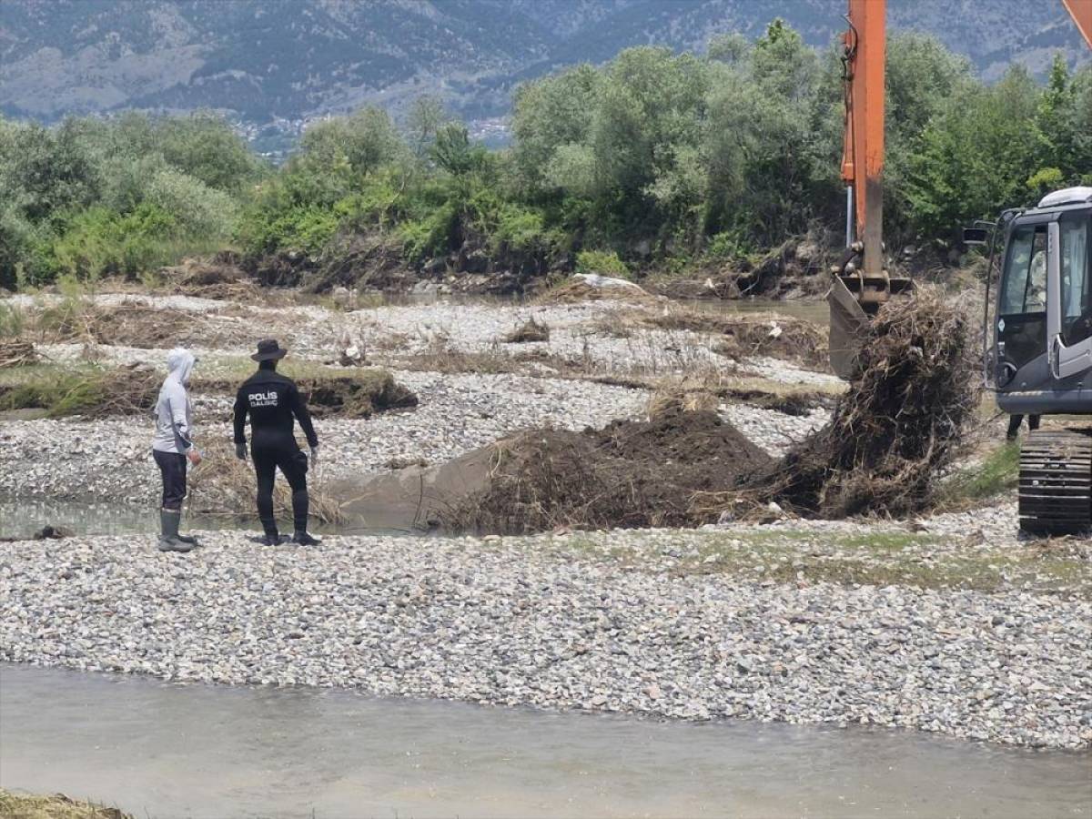 Tokat'ta Kelkit &Ccedil;ayı'na d&uuml;şen genci arama &ccedil;alışmaları 13. g&uuml;nde s&uuml;r&uuml;yor