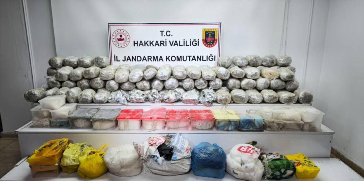 Hakkari'de 121 kilogram uyuşturucu ele geçirildi