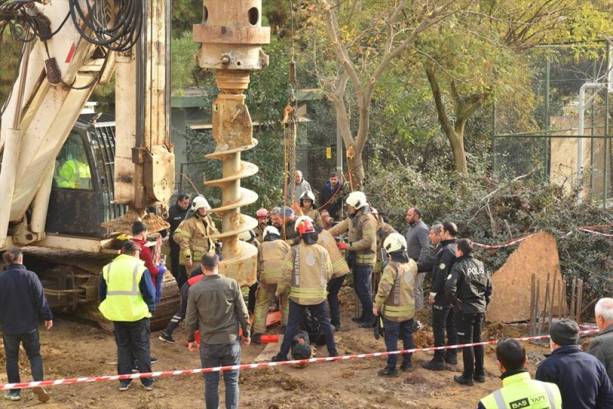 Kadıköy'de inşaat alanındaki çukura düşen işçi kurtarıldı