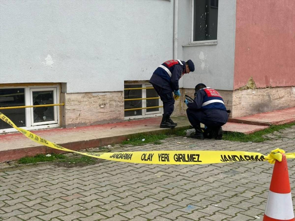 Tekirdağ'da okulun 4. katından d&uuml;şen &ouml;ğrenci ağır yaralandı